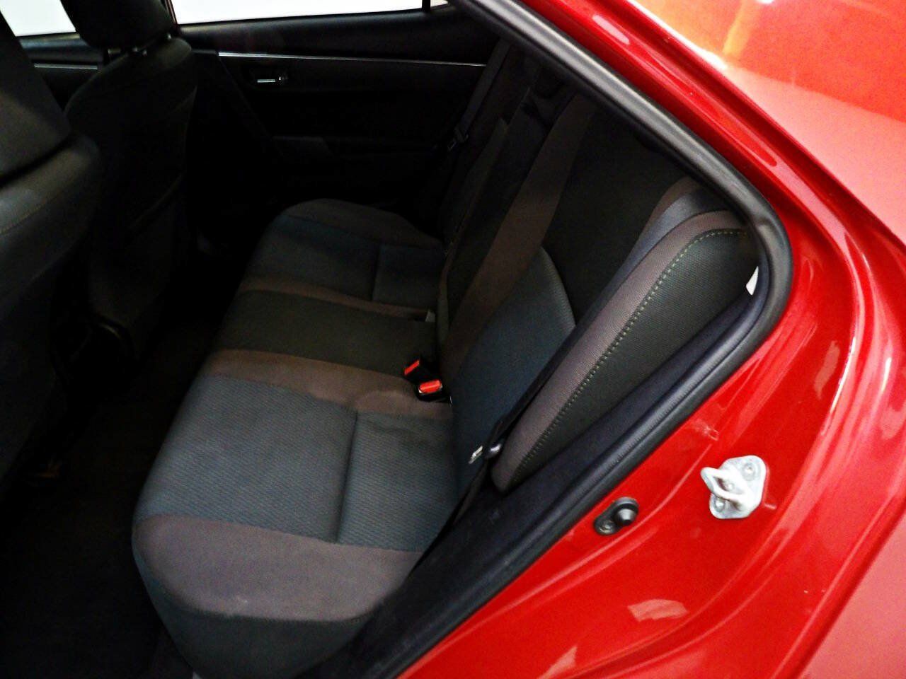 Used 2019 Toyota Corolla LE FWD image 10