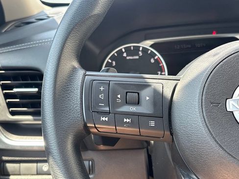Used 2024 Nissan Rogue SV FWD image 20