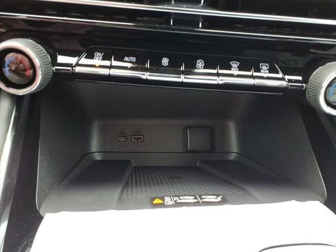 New 2026 Chevrolet Traverse Z71 w/ Driver Confidence Package image 15