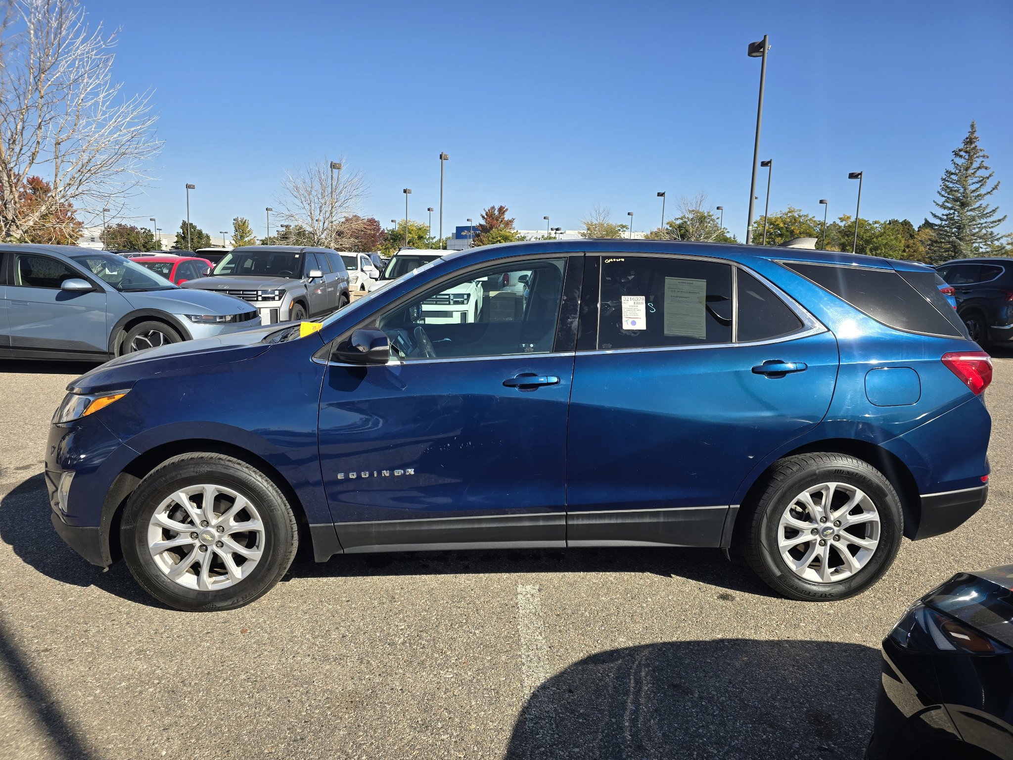 Used 2019 Chevrolet Equinox LT FWD image 2
