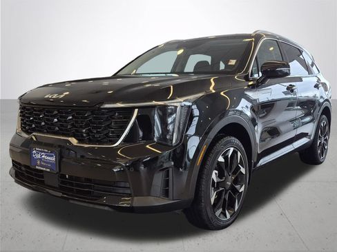 Used 2025 Kia Sorento EX AWD/4WD image 2