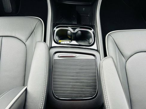 New 2026 Chrysler Pacifica Limited w/ S Appearance Package image 27