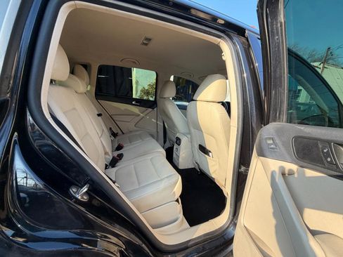 Used 2016 Volkswagen Tiguan S image 24