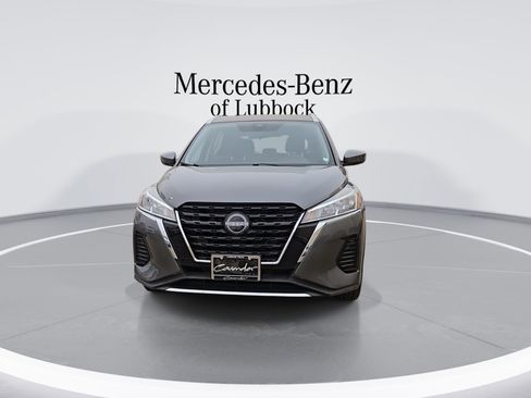 Used 2024 Nissan Kicks SV image 3