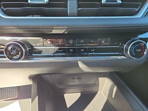 Used 2025 Chevrolet Equinox LT w/ Safety and Technology Package FWD image 21