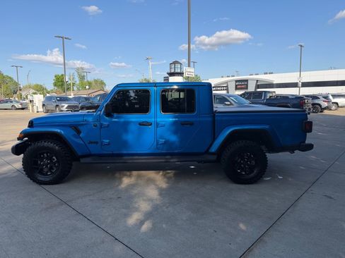 Used 2025 Jeep Gladiator Sport AWD/4WD image 8