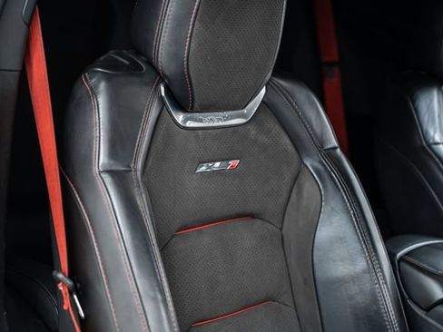 Used 2018 Chevrolet Camaro ZL1 RWD image 25