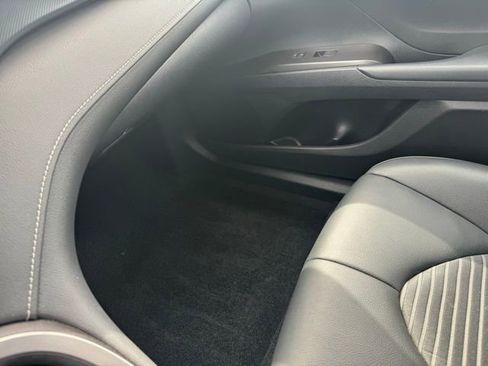 Used 2021 Toyota Camry SE w/ Cold Weather Package image 21