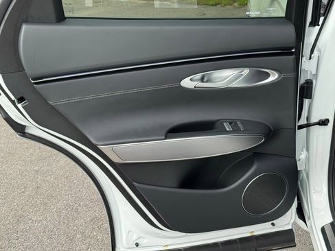 New 2026 Genesis GV70 2.5T Select image 22