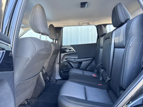 Used 2025 Mitsubishi Outlander ES image 29