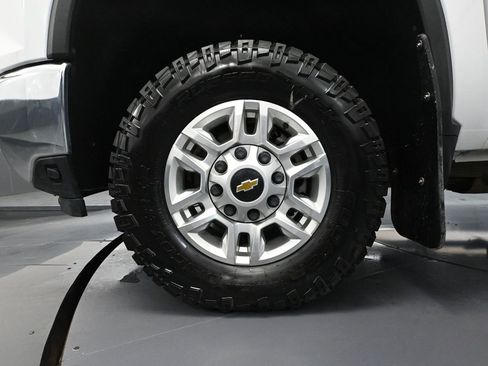 Used 2024 Chevrolet Silverado 2500 LT image 20