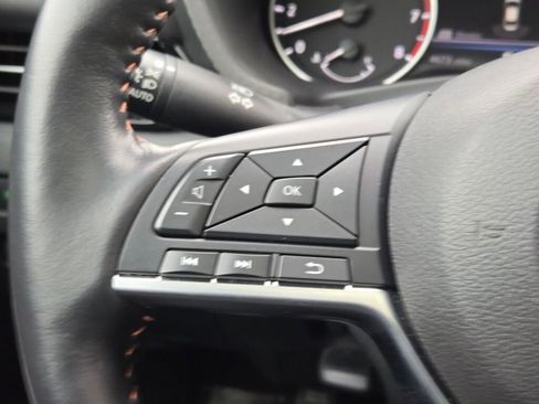 Used 2025 Nissan Sentra SR w/ SR Premium Package image 29