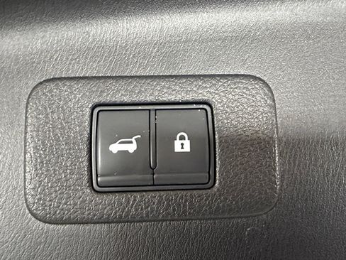 Used 2021 Nissan Armada SL image 37