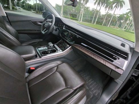 Used 2020 Audi Q8 Prestige w/ Prestige Package AWD/4WD image 44