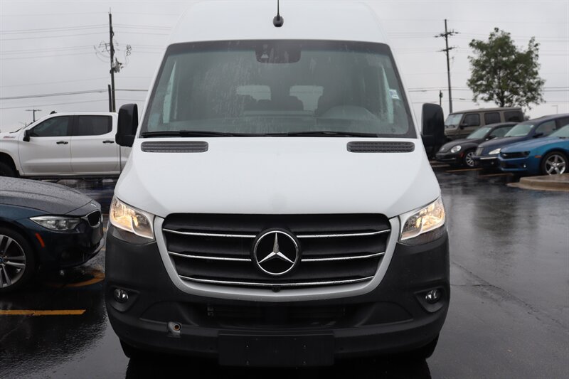 Used 2024 Mercedes-Benz Sprinter 2500 image 2