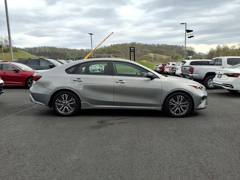 Used 2024 Kia Forte GT-Line w/ GT-Line Premium Package image 7