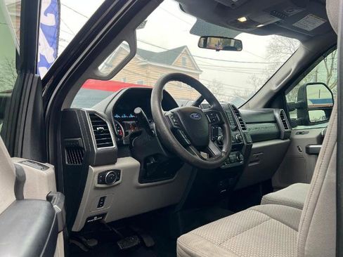 Used 2018 Ford F350 XLT image 28