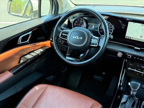 Used 2022 Kia Carnival SX image 11