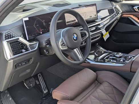 New 2026 BMW X7 xDrive40i image 3