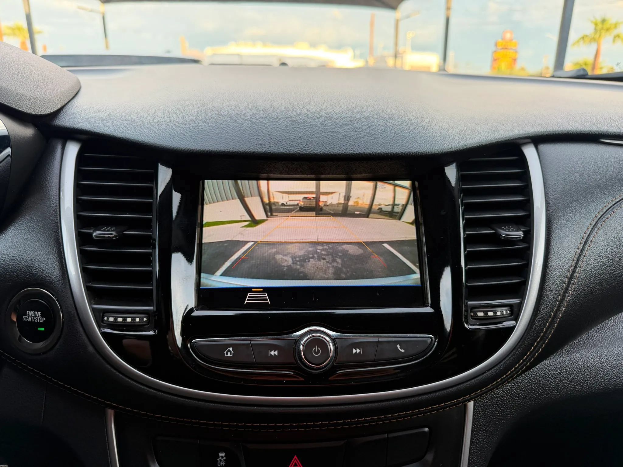 Used 2019 Chevrolet Trax LT w/ LT Convenience Package FWD image 26