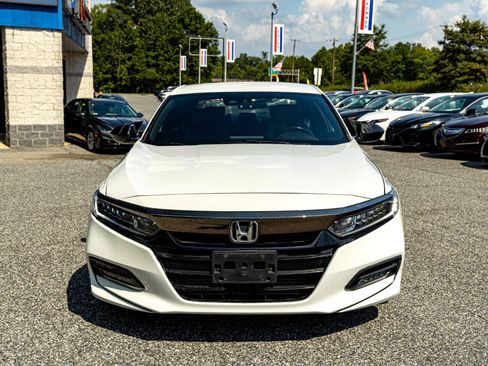 Used 2018 Honda Accord Sport image 2