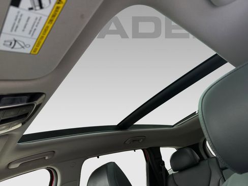 Used 2023 Hyundai Santa Fe SEL w/ Premium Package image 6