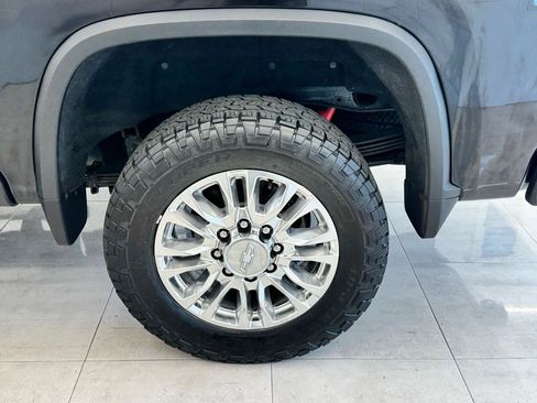 Used 2020 Chevrolet Silverado 2500 High Country w/ Z71 Off-Road Package AWD/4WD image 46