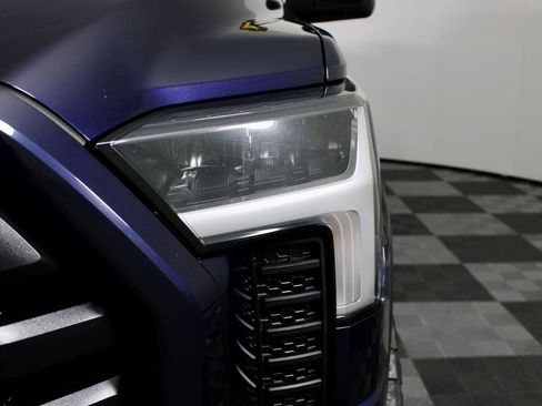 Used 2022 Toyota Tundra SR5 w/ SR5 Convenience Package image 3