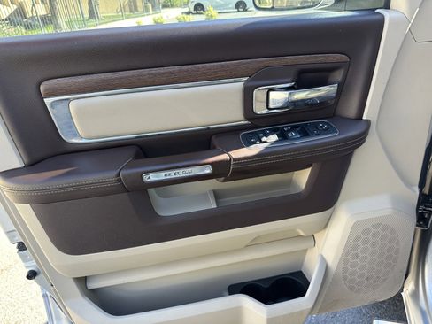 Used 2018 RAM 1500 Laramie w/ Convenience Group image 19