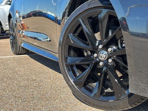 Used 2022 Toyota Corolla SE image 2