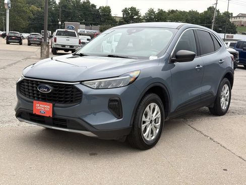 Used 2024 Ford Escape Active AWD/4WD image 9