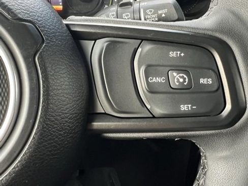 Used 2023 Jeep Wrangler Unlimited w/ Cold Weather Group image 33