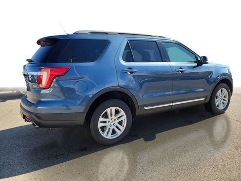 Used 2019 Ford Explorer XLT w/ Equipment Group 201A image 4
