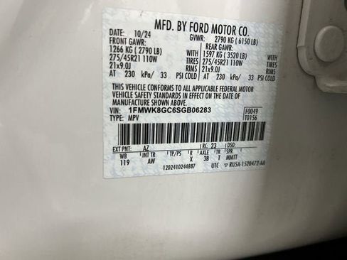 Used 2025 Ford Explorer ST AWD/4WD image 35