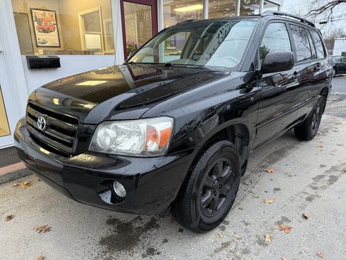 Used 2007 Toyota Highlander 4WD V6 w/ 3rd Row image 4