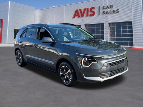 Used 2025 Kia Niro LX FWD image 3