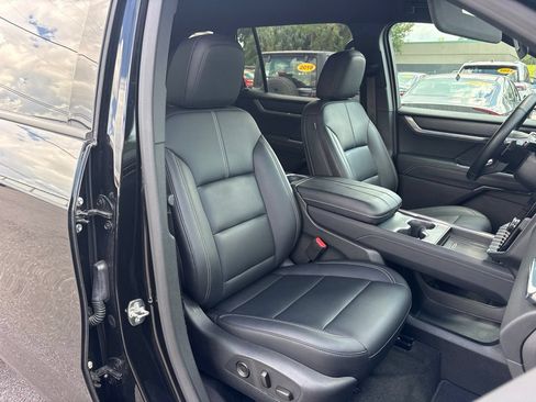 Used 2026 GMC Acadia Elevation w/ Elevation Premium Package FWD image 22
