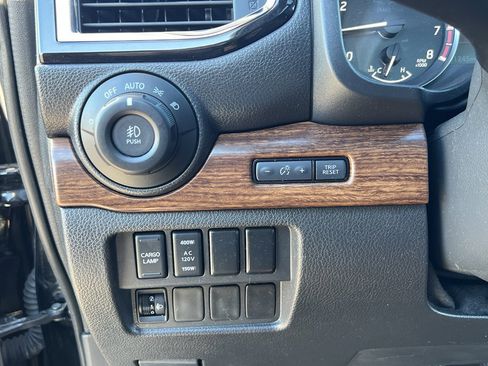 Used 2024 Nissan Titan Platinum Reserve w/ Moonroof Package image 16