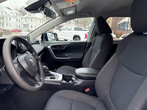 Used 2019 Toyota RAV4 LE image 20