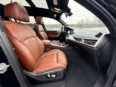 Used 2019 BMW X7 xDrive50i w/ M Sport Package image 27