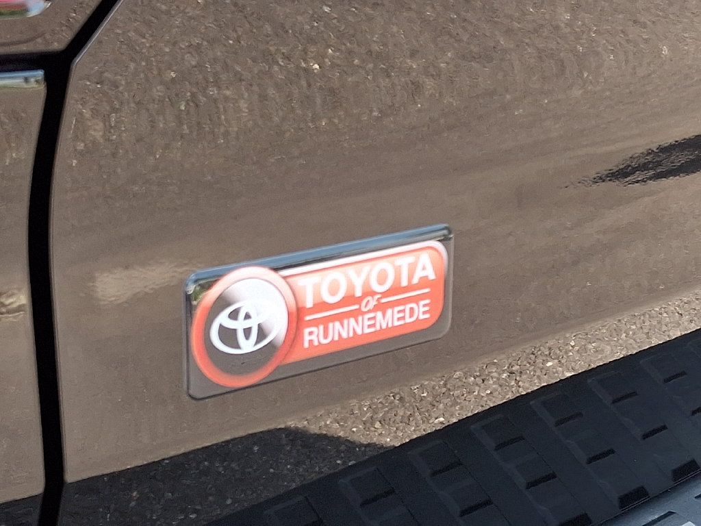 Certified 2025 Toyota 4Runner SR5 AWD/4WD image 31
