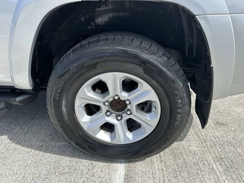 Used 2018 Toyota 4Runner SR5 image 11