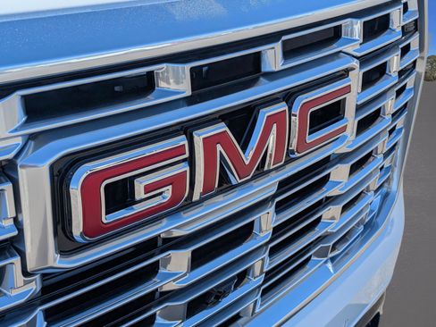 New 2026 GMC Yukon Denali w/ Advanced Technology Package image 5