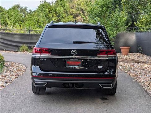 Used 2023 Volkswagen Atlas SE w/ Panoramic Sunroof Package FWD image 4