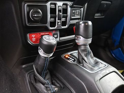 Used 2022 Jeep Wrangler Unlimited Rubicon 4xe w/ Cold Weather Group AWD/4WD image 28