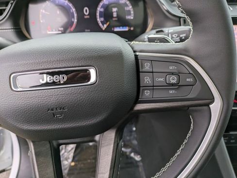 New 2026 Jeep Grand Cherokee Limited AWD/4WD image 15