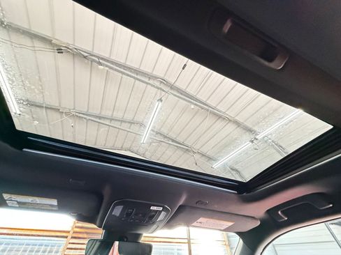 Used 2025 Toyota Highlander XSE image 30