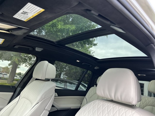 Certified 2025 BMW X7 M60i AWD/4WD image 18