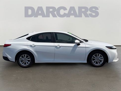 Used 2025 Toyota Camry LE FWD image 8