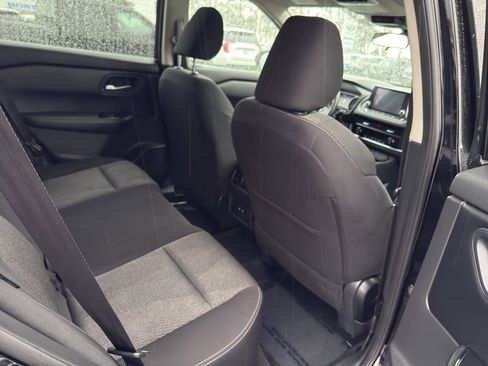 Used 2024 Nissan Rogue SV image 16